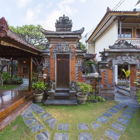 ホテル Surya Tropical Kuta クタ エクステリア 写真