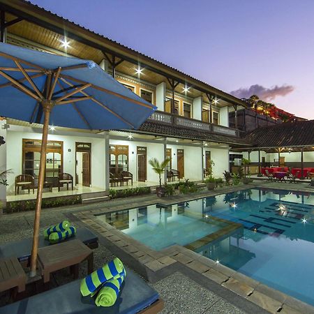 ホテル Surya Tropical Kuta クタ エクステリア 写真