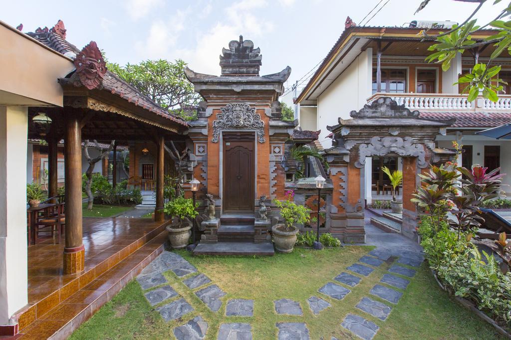 ホテル Surya Tropical Kuta クタ エクステリア 写真