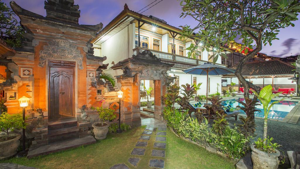 ホテル Surya Tropical Kuta クタ エクステリア 写真