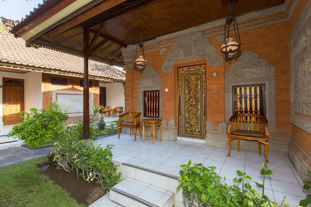 ホテル Surya Tropical Kuta クタ エクステリア 写真