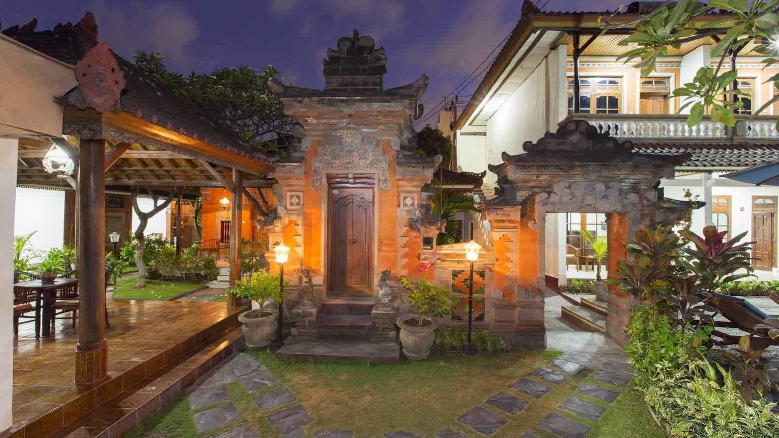 ホテル Surya Tropical Kuta クタ エクステリア 写真